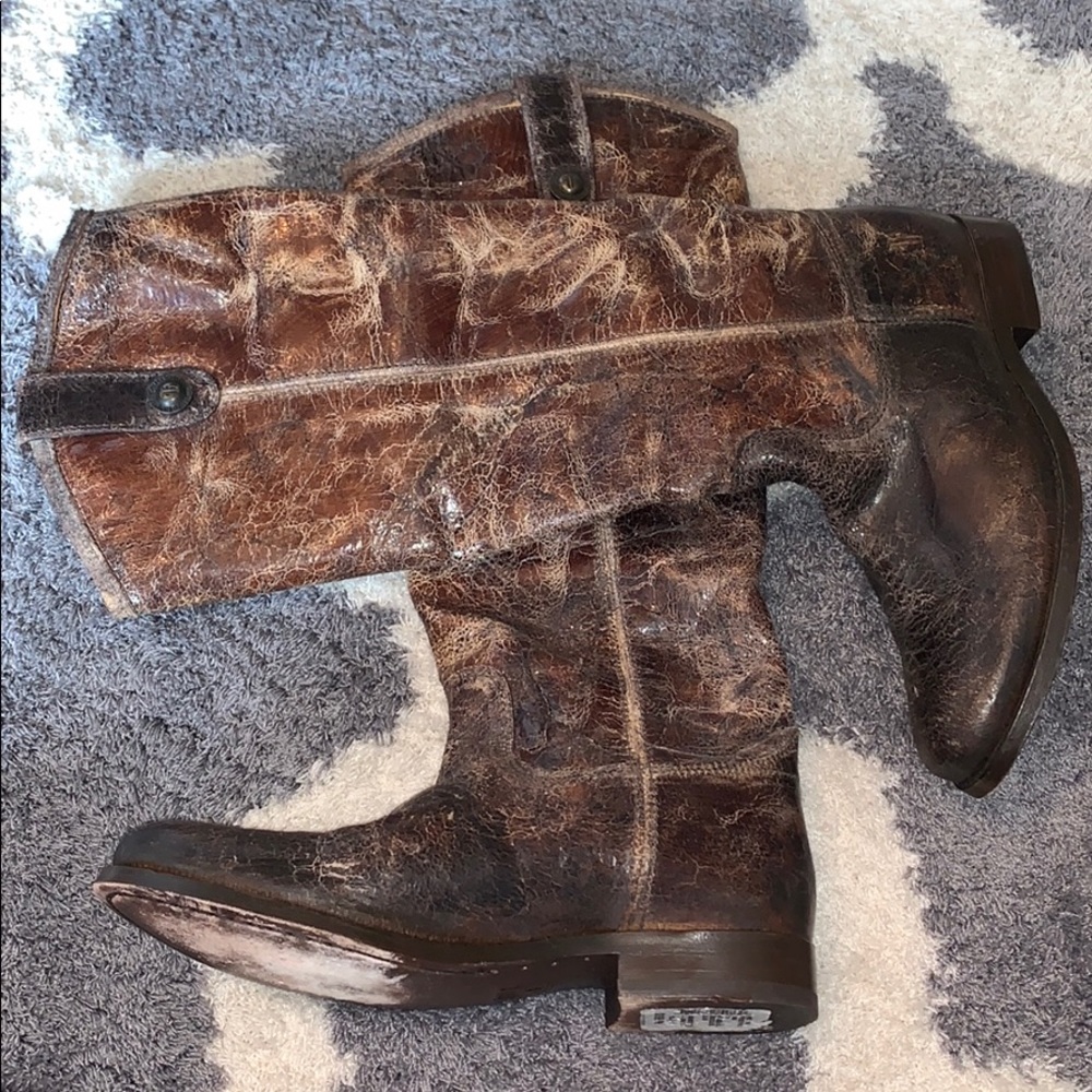 FYRE BOOTS SIZE 6.5